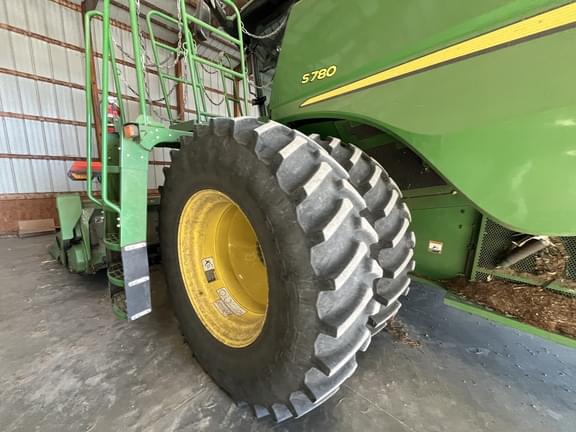 Image of John Deere S780 equipment image 4