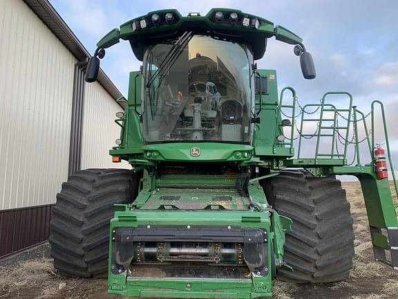 Image of John Deere S780 equipment image 1