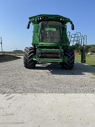 Image of John Deere S780 equipment image 1