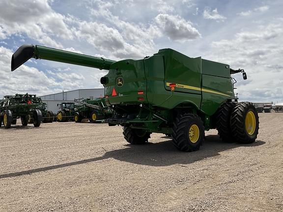 Image of John Deere S780 equipment image 4