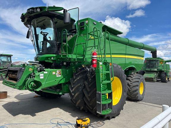 Image of John Deere S780 equipment image 1