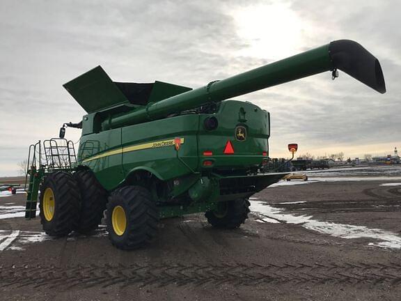 Image of John Deere S780 equipment image 2