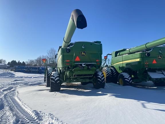 Image of John Deere S780 equipment image 2