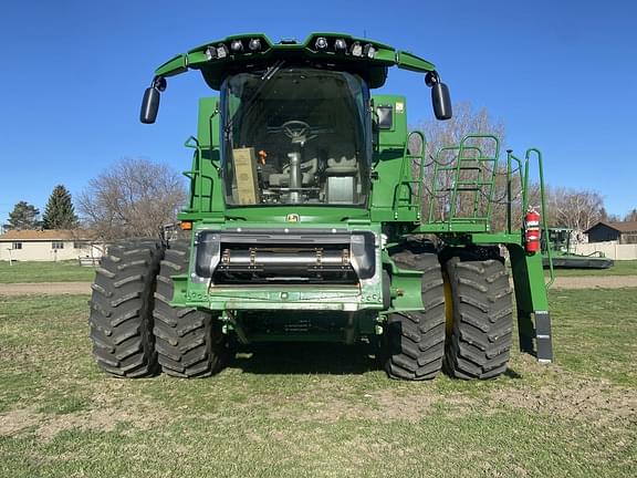Image of John Deere S780 equipment image 1