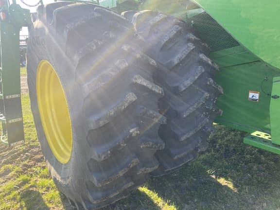 Image of John Deere S780 equipment image 4