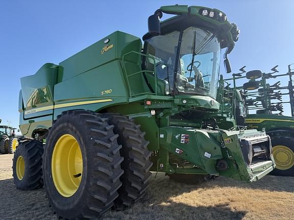 Image of John Deere S780 equipment image 1