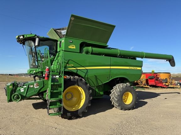 2023 John Deere S780 Equipment Image0