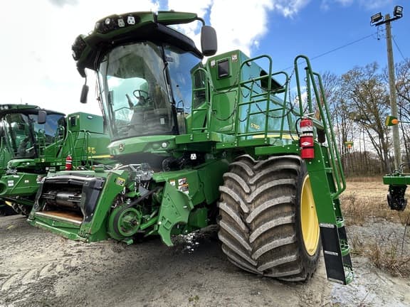 Image of John Deere S780 equipment image 1