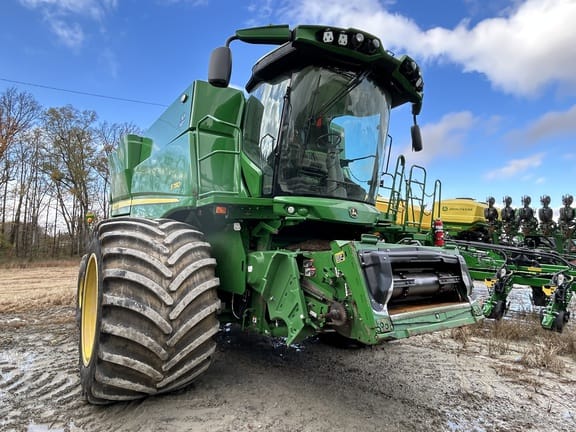 2023 John Deere S780 Equipment Image0