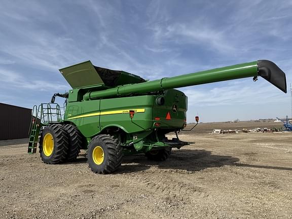 Image of John Deere S780 equipment image 4