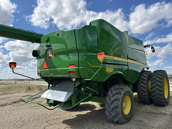 Image of John Deere S780 equipment image 4