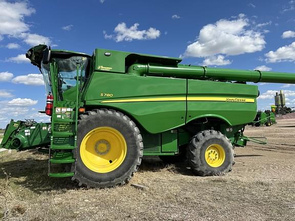 Image of John Deere S780 Primary image