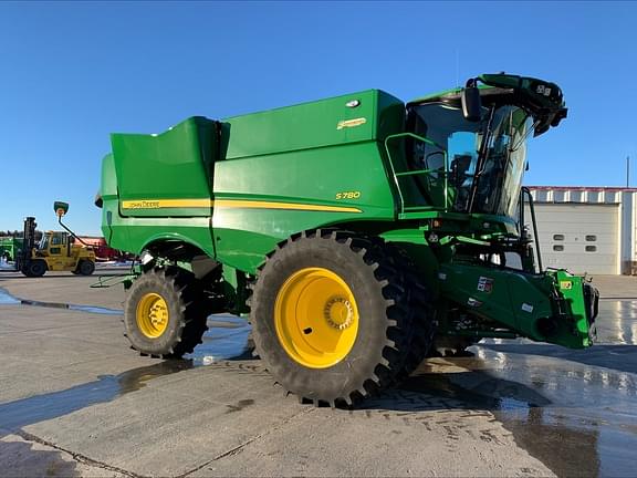 Image of John Deere S780 equipment image 4