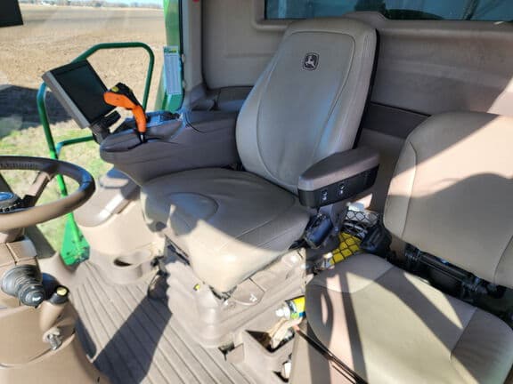 Image of John Deere S780 equipment image 2