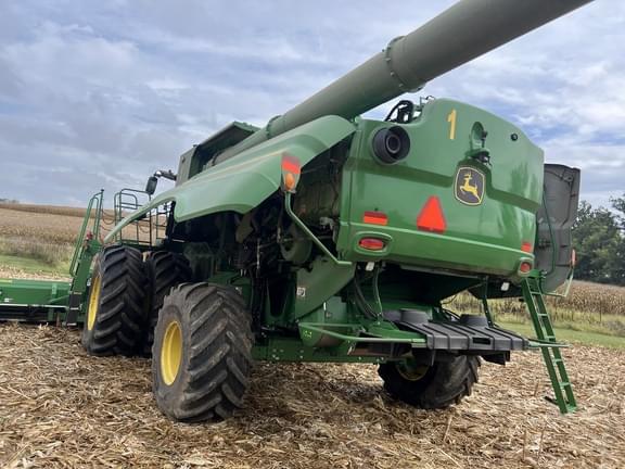 Image of John Deere S780 equipment image 4