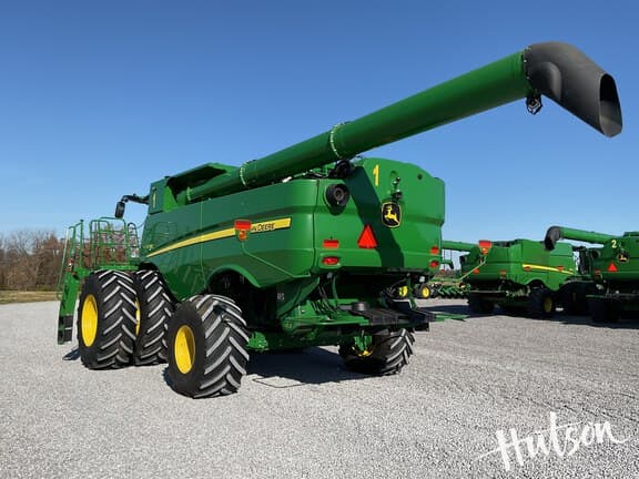 Image of John Deere S780 equipment image 2