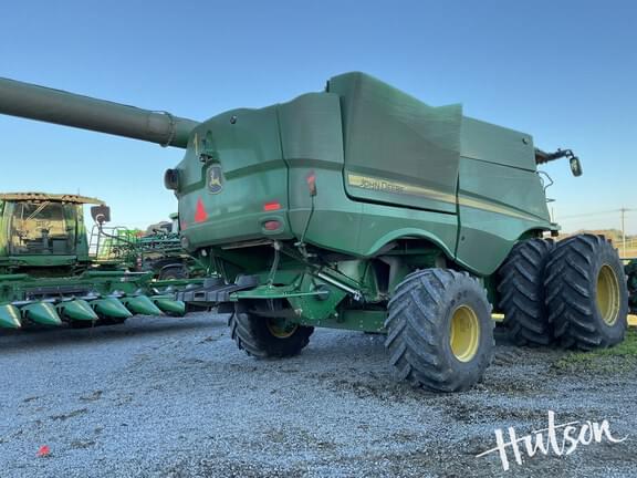 Image of John Deere S780 equipment image 1