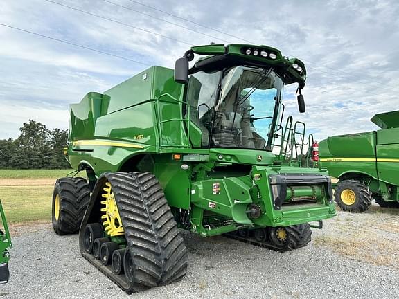 Image of John Deere S780 equipment image 1