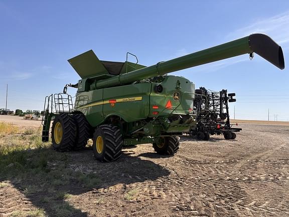 Image of John Deere S780 equipment image 2
