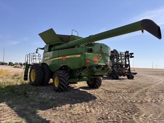 Image of John Deere S780 equipment image 2