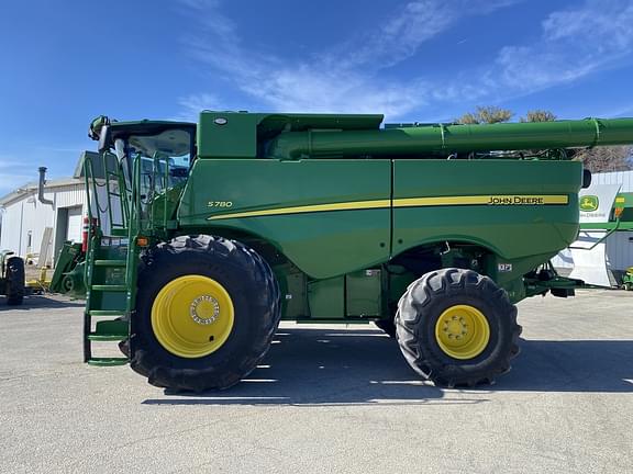 Image of John Deere S780 equipment image 1