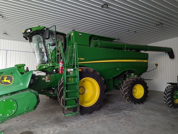 Image of John Deere S780 Image 0