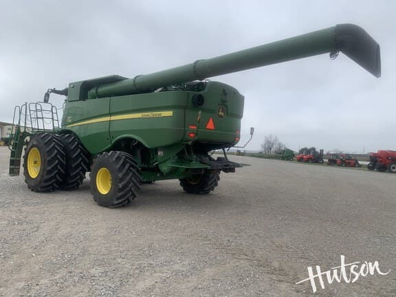 Image of John Deere S780 equipment image 2