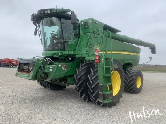 Image of John Deere S780 equipment image 1