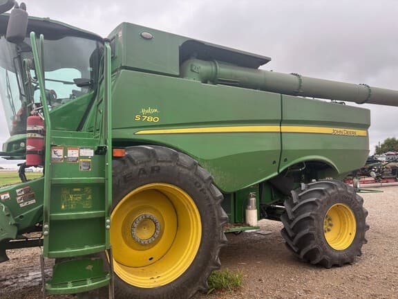 Image of John Deere S780 equipment image 3