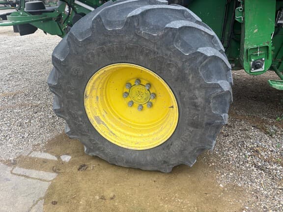 Image of John Deere S780 equipment image 4