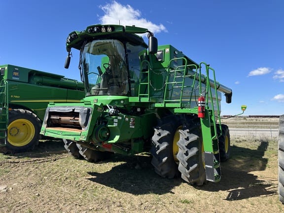 2023 John Deere S780 Equipment Image0