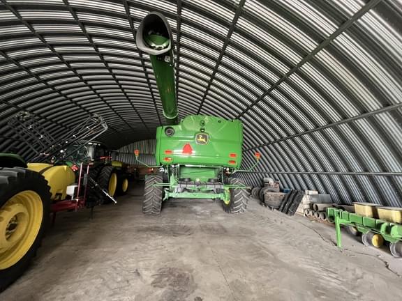 Image of John Deere S780 equipment image 4