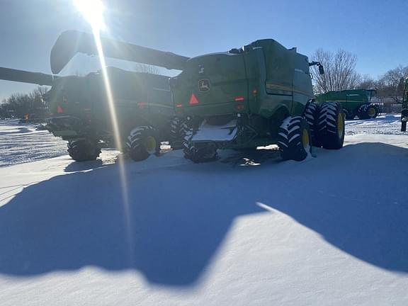 Image of John Deere S780 equipment image 2