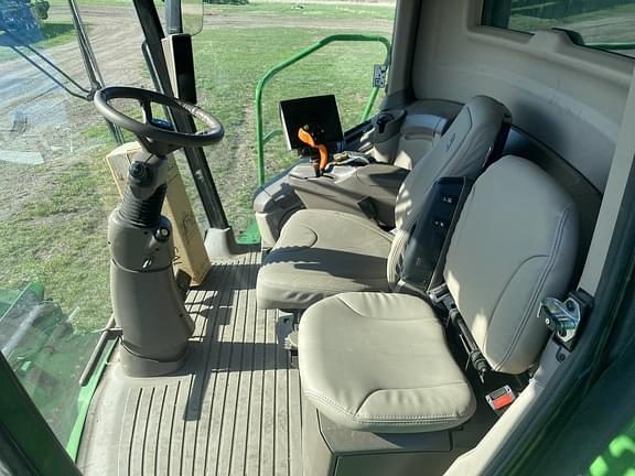 Image of John Deere S780 equipment image 4