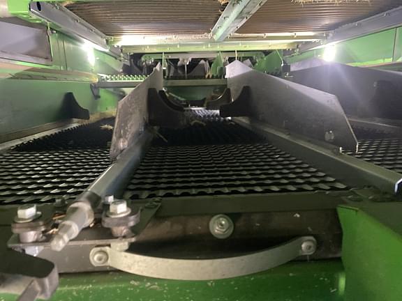 Image of John Deere S780 equipment image 3