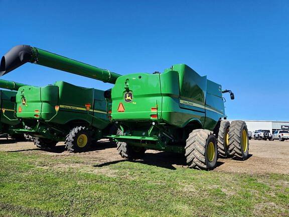 Image of John Deere S780 equipment image 4