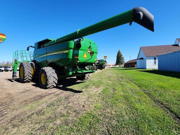 Image of John Deere S780 equipment image 2
