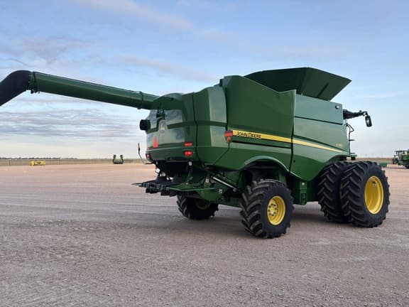 Image of John Deere S780 equipment image 4