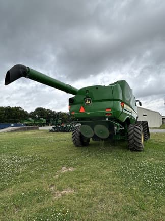 Image of John Deere S780 equipment image 4