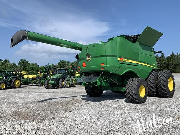 Image of John Deere S780 equipment image 1