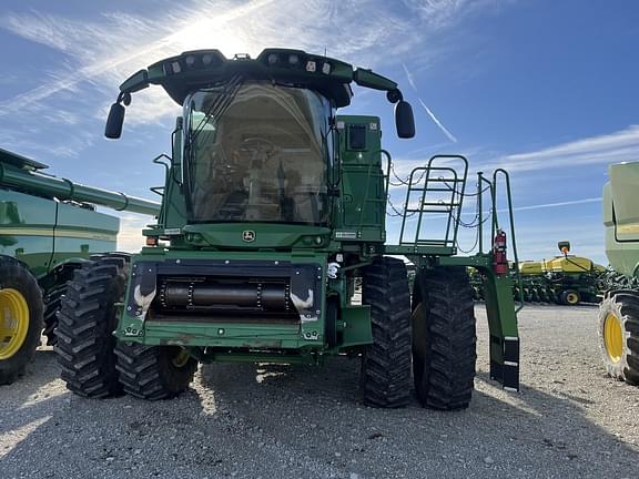 Image of John Deere S780 equipment image 1