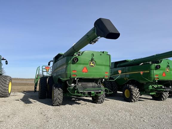 Image of John Deere S780 equipment image 4