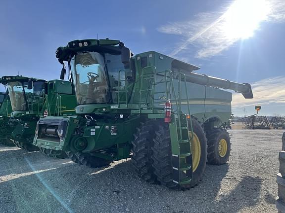 Image of John Deere S780 equipment image 2