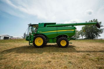 Main image John Deere S780