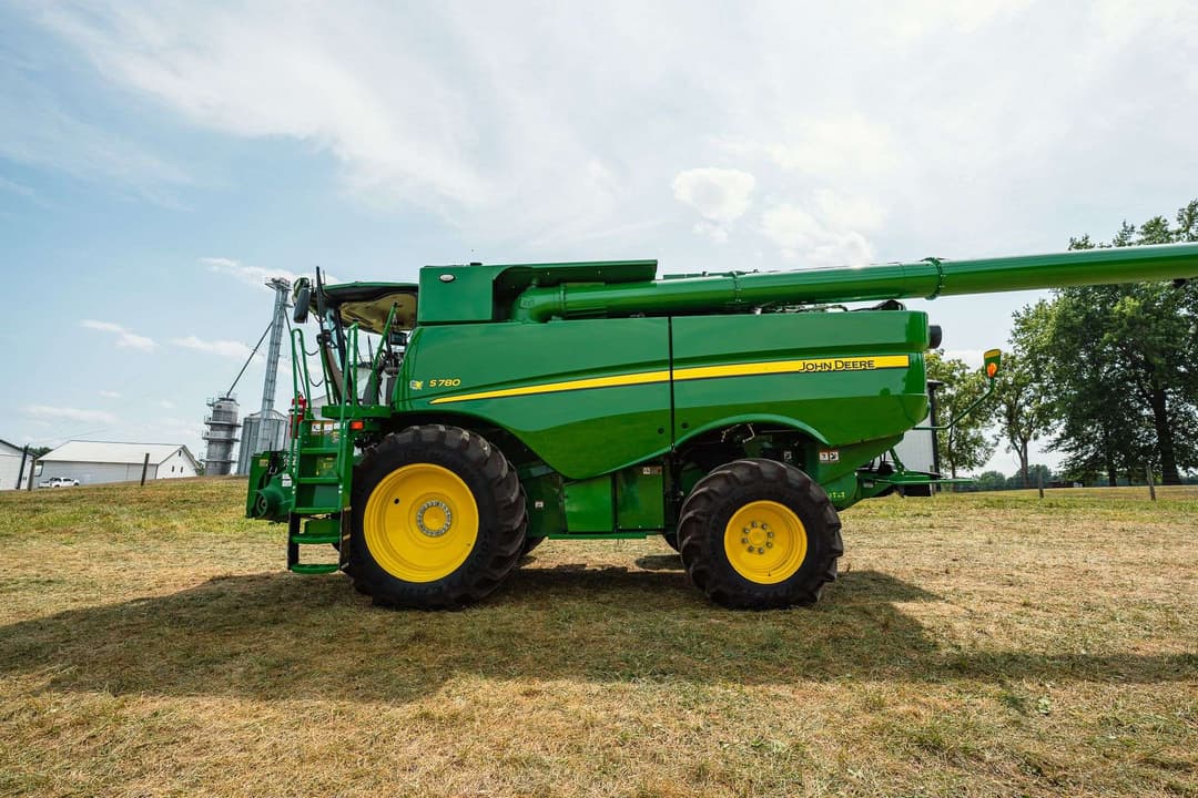 Image of John Deere S780 Primary image