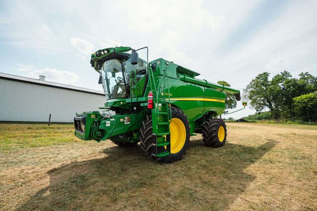 Image of John Deere S780 equipment image 1