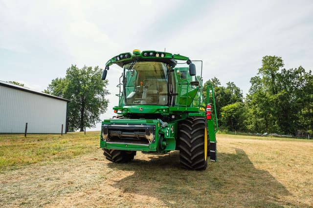 Image of John Deere S780 equipment image 2