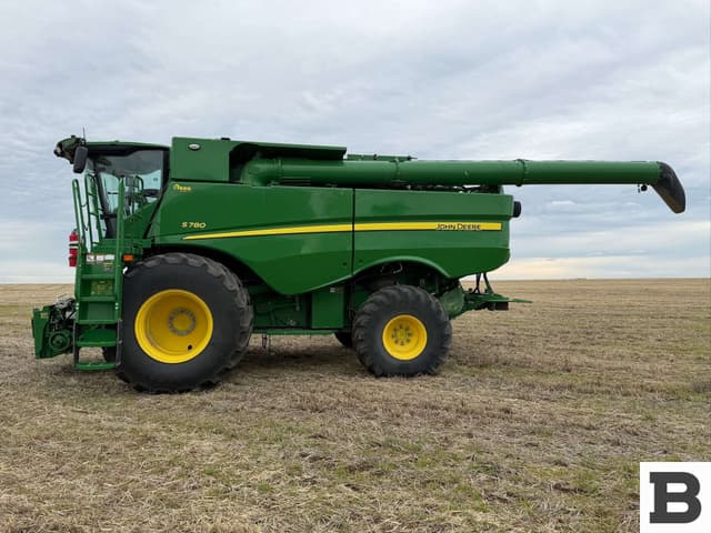 Image of John Deere S780 equipment image 1