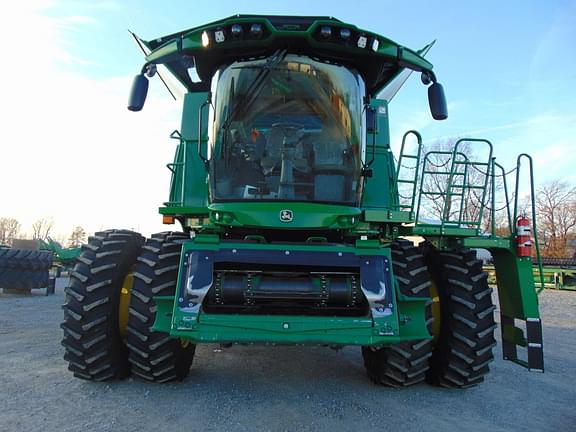 Image of John Deere S780 equipment image 2