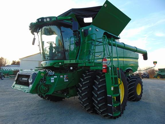 Image of John Deere S780 Primary image